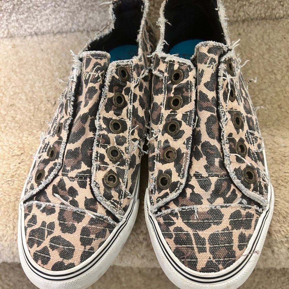 Leopard Blowfish Malibu size 8